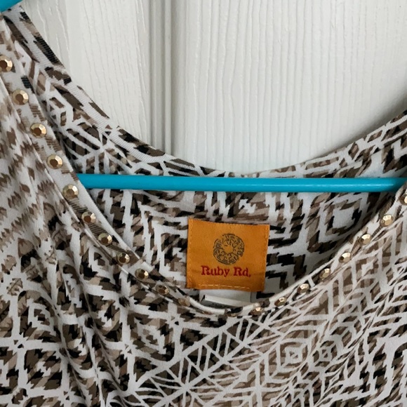 Ruby Rd. Top. Size small. - Picture 2 of 6